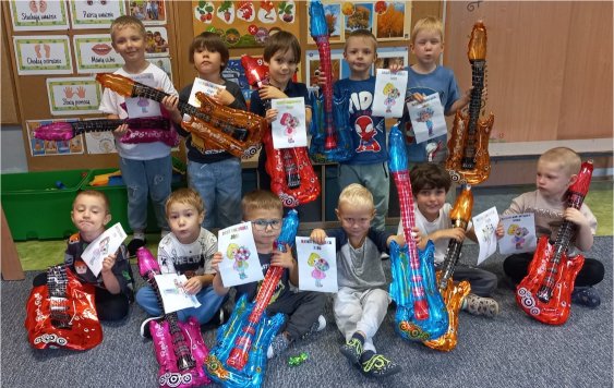 ch�opaki z grupy Delfink�w