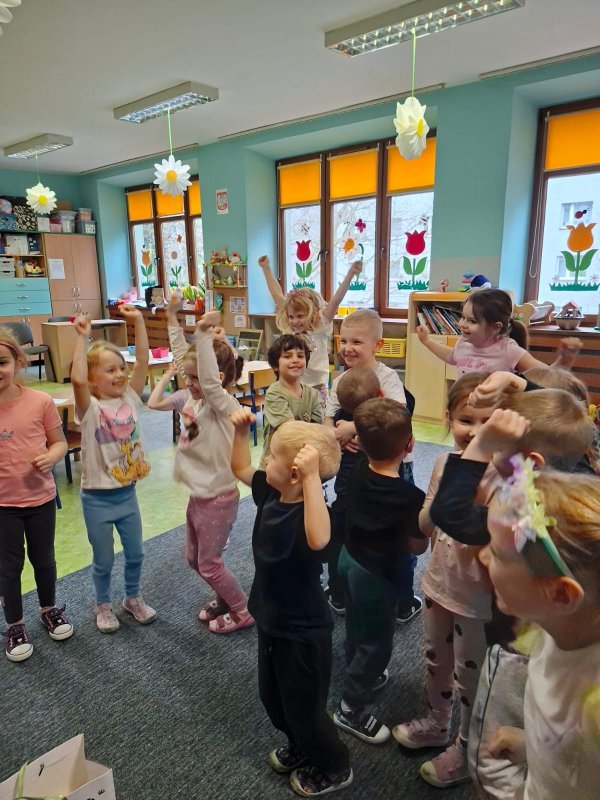 delfinki okazuj� rado�� z wygranej