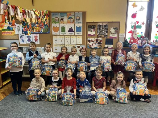 starszacy z prezentami