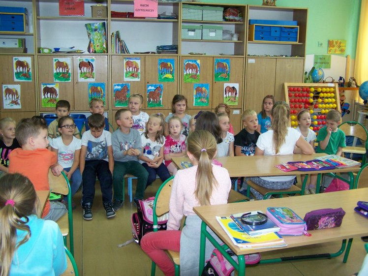 przedszkolaki z wizyt� na lekcji
