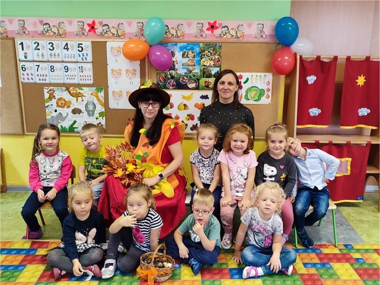 Grupka S�wek w Dniu Powitania Jesieni