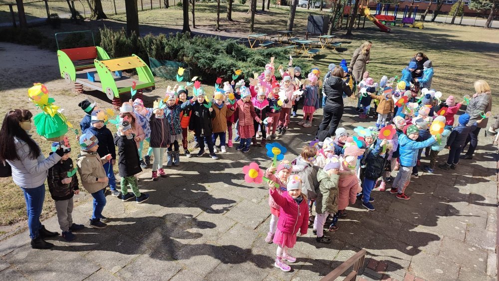 Uroczyste powitanie Wiosny w ogrodzie przedszkolnym